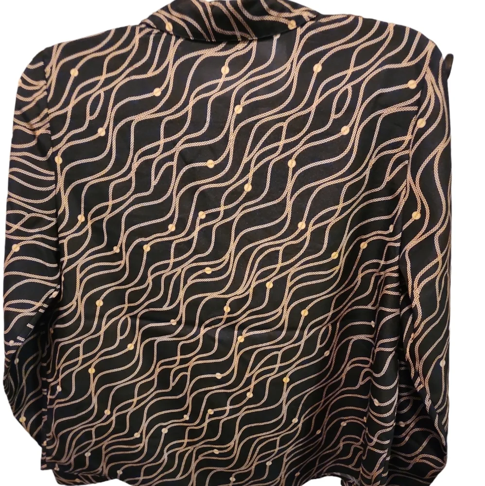 NWT MARC NY long sleeved ZIP front soft Blouse... modern, mature style . Size M - Picture 6 of 8